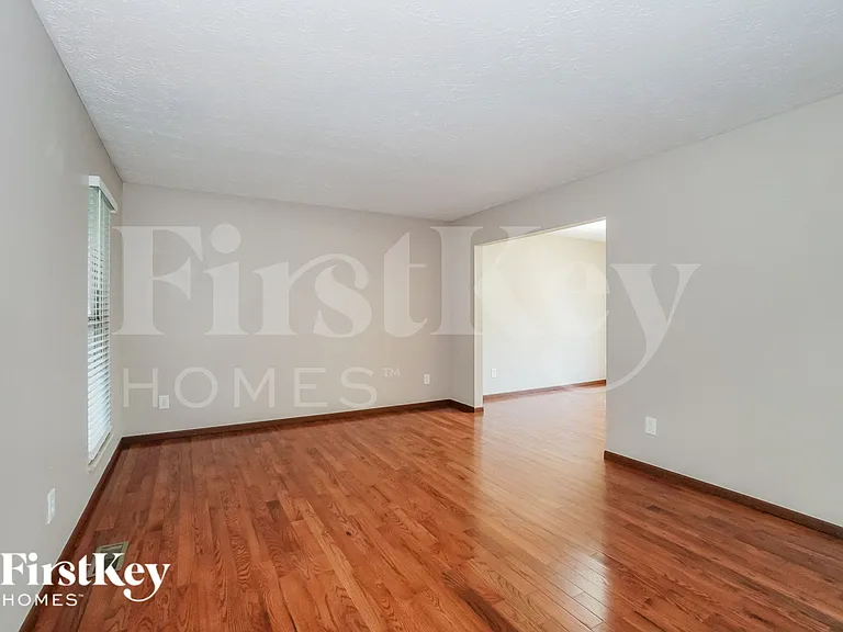 4033 Erin Ln — Photo 2