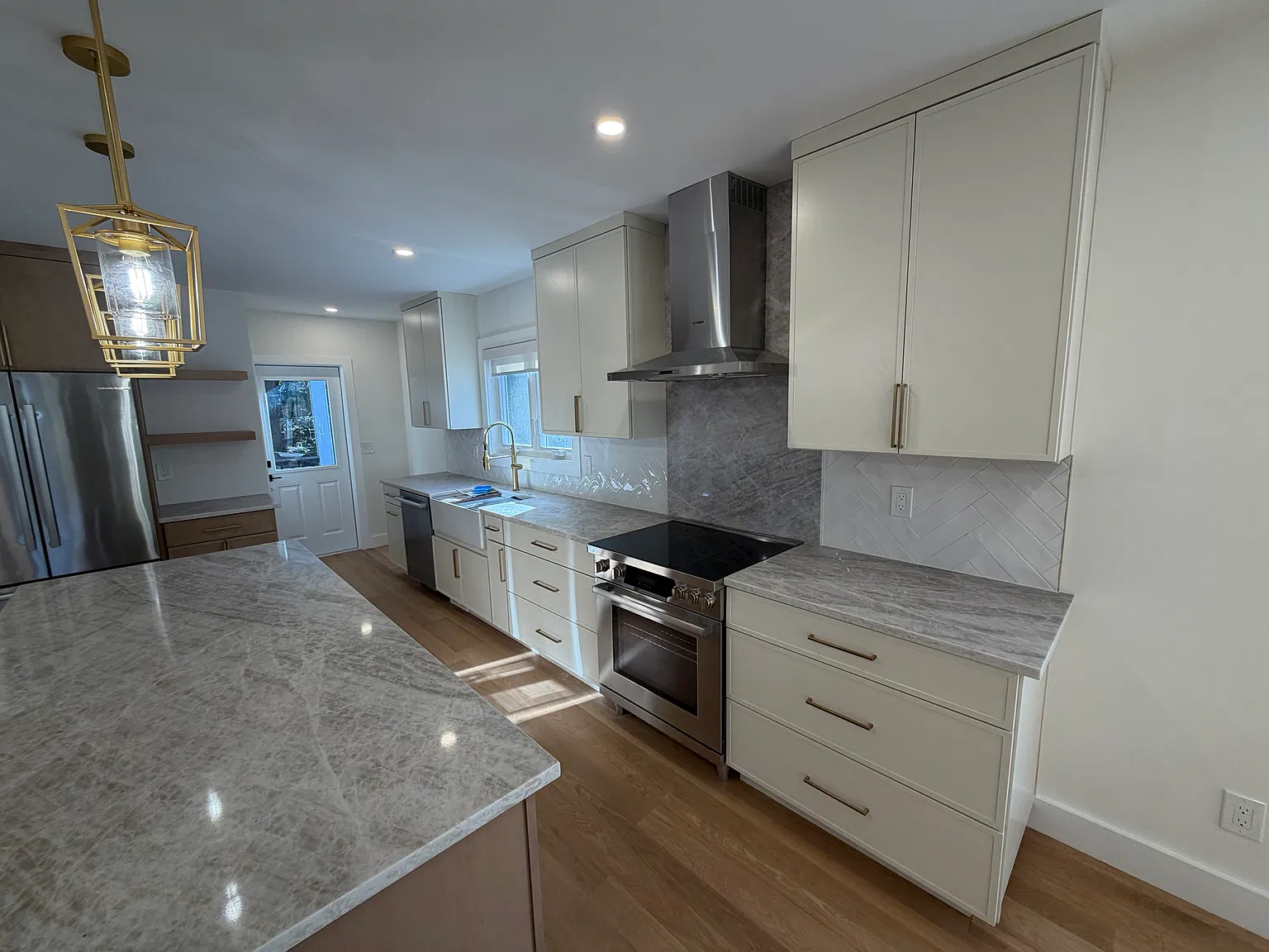 3 bed, 1200 sqft, $4,500 — Photo 4