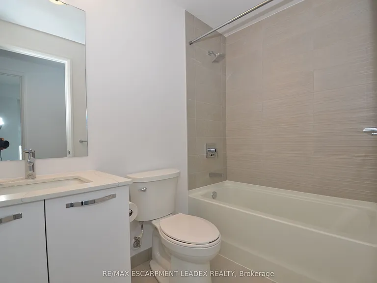 75 James St N #1808 — Photo 29