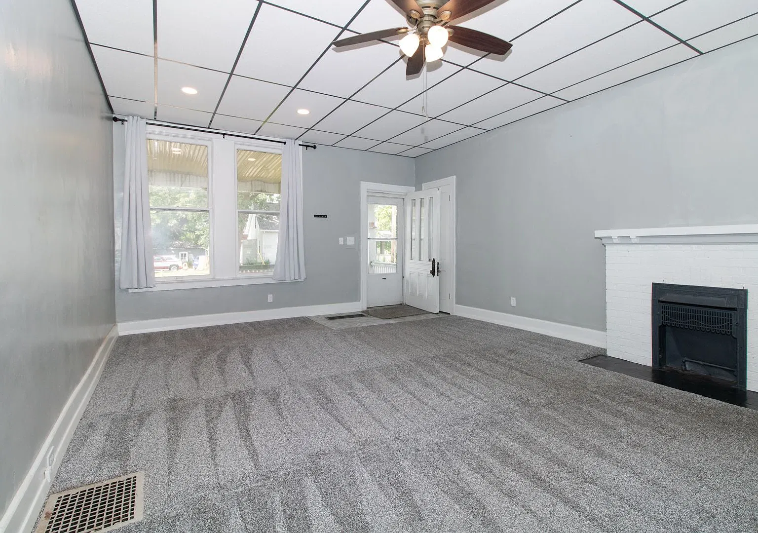 1 bed, 1.0 bath, 656 sqft, $900 — Photo 1