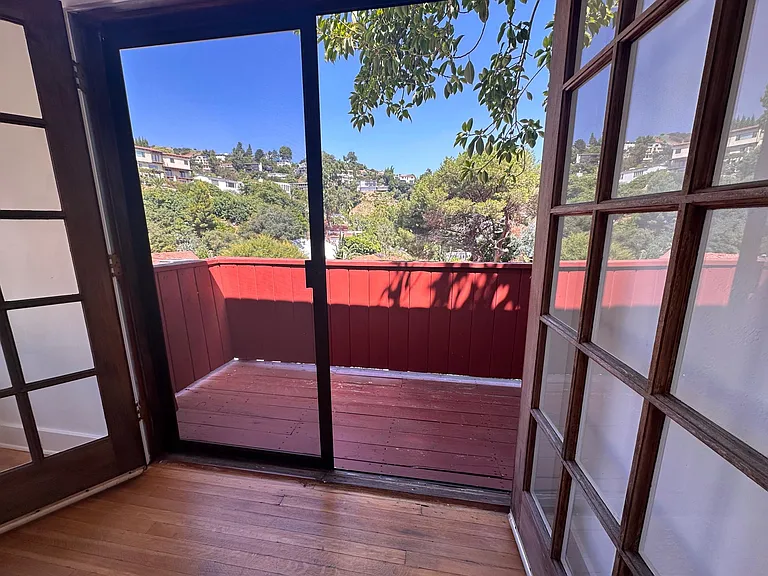 2074 Paramount Dr — Photo 4