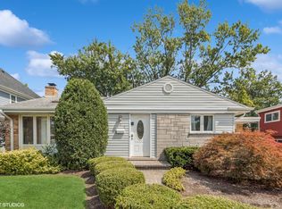 406 E Huntington Ln, Elmhurst, IL 60126