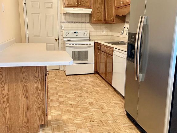 2nd image of 100 Devin Close Ct