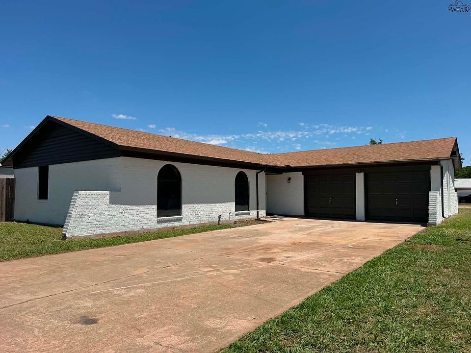 1st image of 1 Brandy Ln