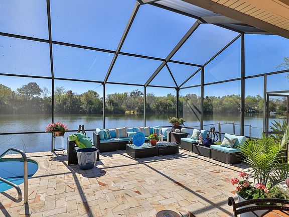 5th image of 544 Sandy Oaks Blvd
