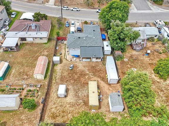 3rd image of 9747 Lakeview Rd