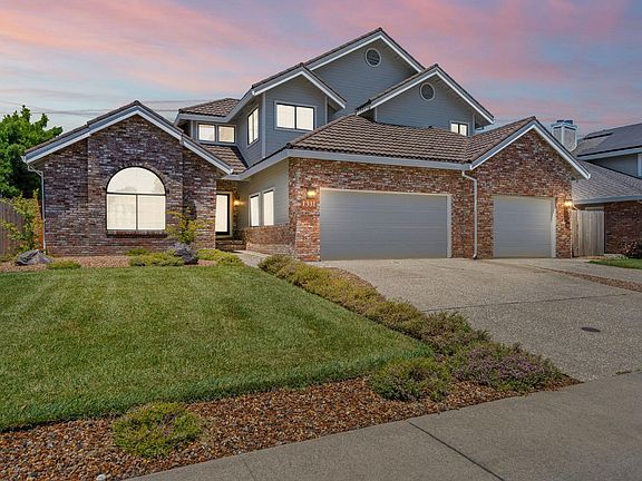 4th image of 1331 Manzano Way