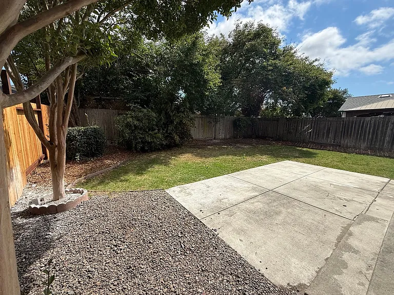 1363 Garmont Ct — Photo 17