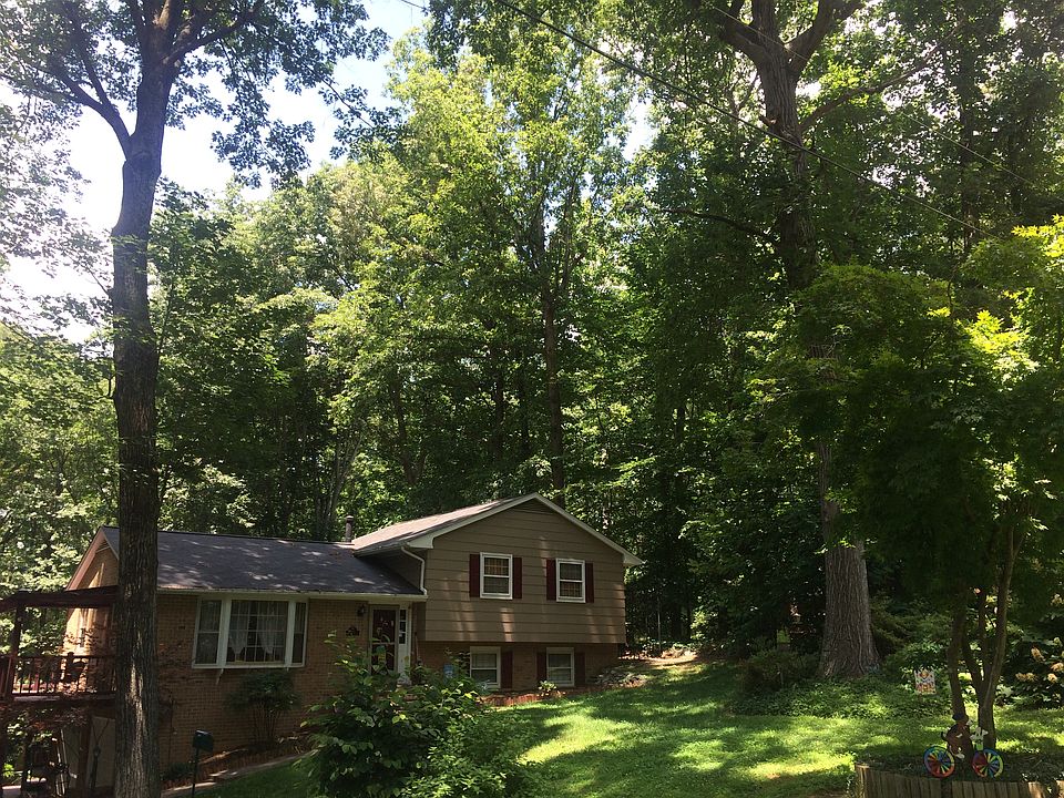 1st image of 105 E Wildwood Ln