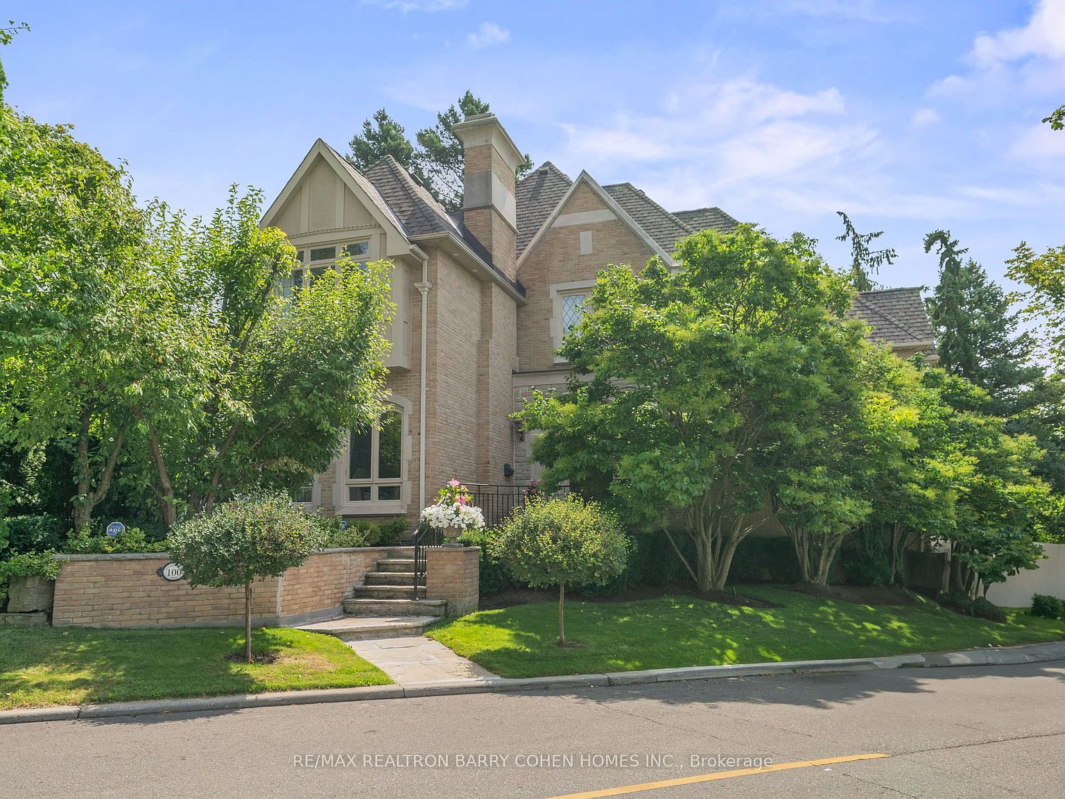 100 Old Forest Hill Rd, Toronto, ON M5P 2R5 | MLS #C12411837 | Zillow