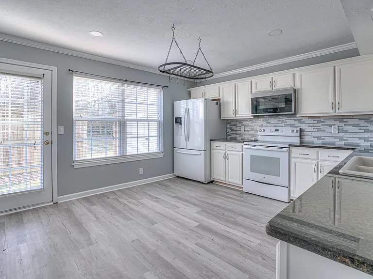 341 Shoshone Pl — Photo 6