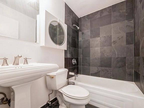 5th image of 3900 N Pine Grove Ave APT 204