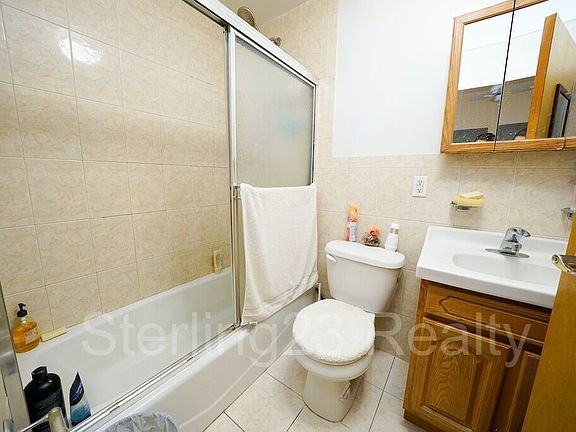 5th image of 3132 31st St APT 5C