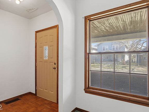 3rd image of 614 Wallace Ave