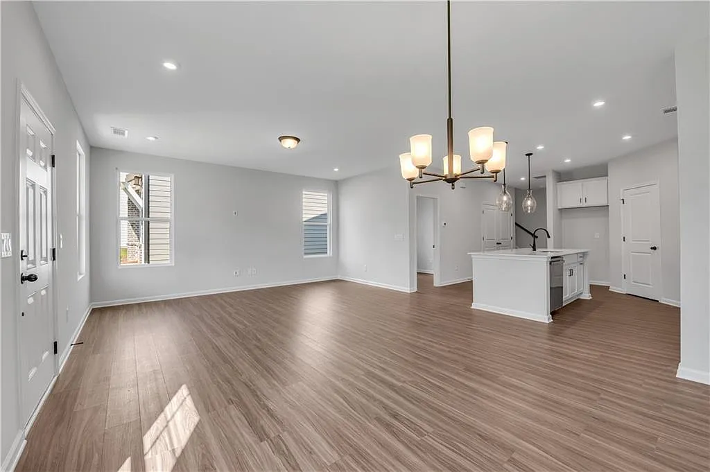 3 bed, 2.5 bath, 1924 sqft, $2,499 — Photo 4