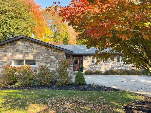 483 E Ridgewood Dr, Seven Hills, OH 44131
