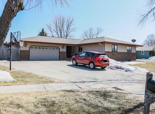 2908 Southgate Dr S, Fargo, ND 58103