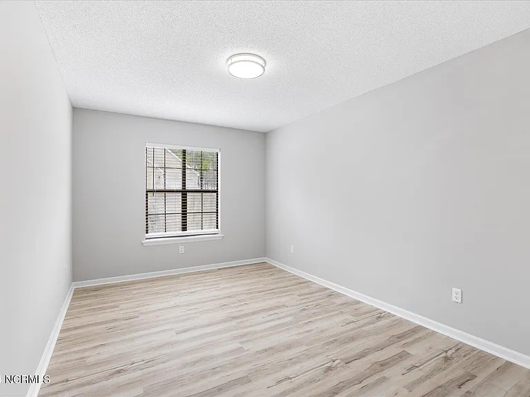 1246 Shipyard Blvd — Photo 12