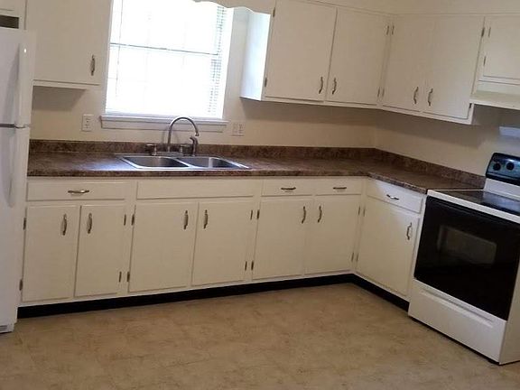 2nd image of 3096 Elmore Ave