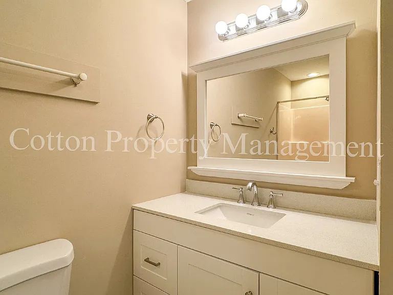 4516 Greentree Rd #9 — Photo 12