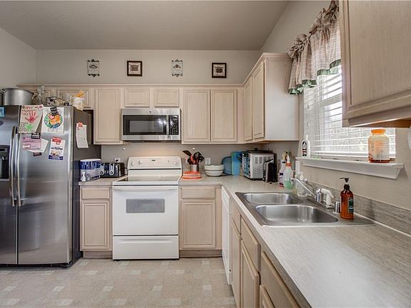 3rd image of 4425 Brightwood Dr