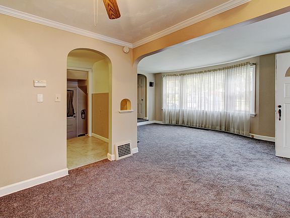 Family Room 18x10