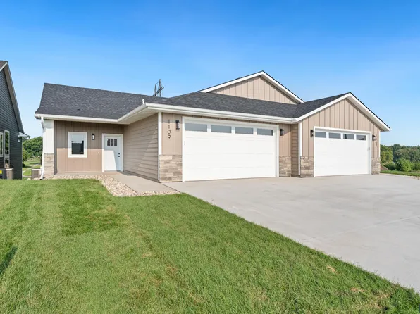 1109 S Foss Ave, Sioux Falls, SD 57110