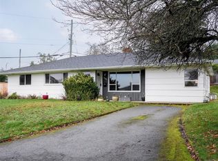 3201 Frechette St, Saanich, BC V8P 4N6