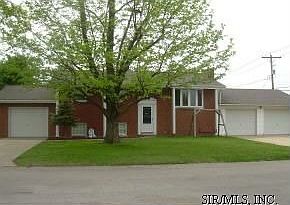 1st image of 3401 Village Ln