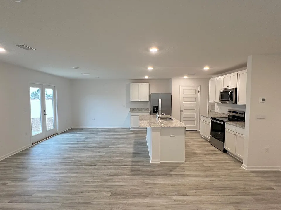 145 Arrowwood Blvd