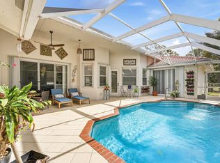 104 Hidden Hollow Dr, Palm Beach Gardens, FL 33418