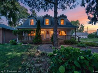 32120 Leona St, Garden City, MI 48135