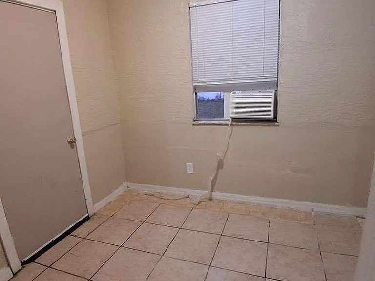 1209 Carlsbad Pl — Photo 14