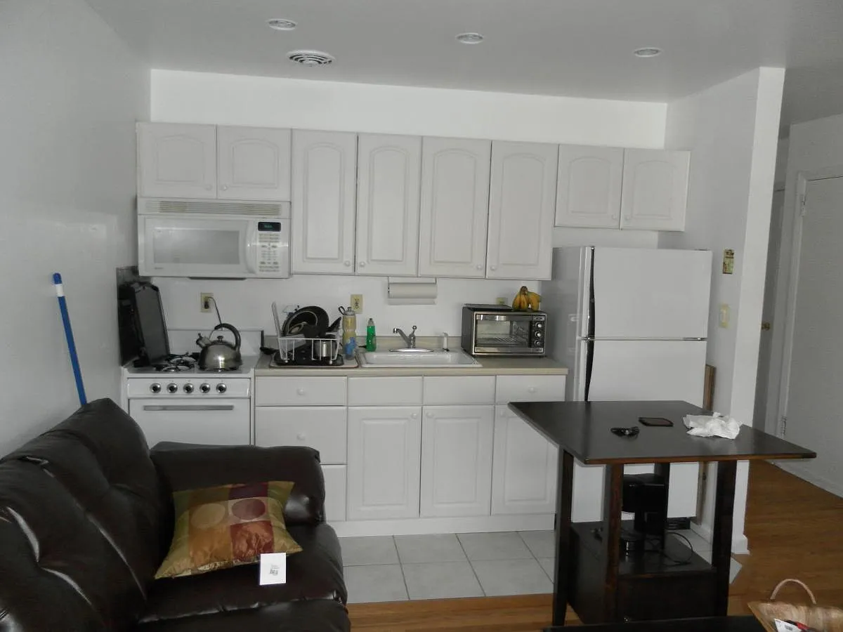 640 Franklin Avenue — Photo 3