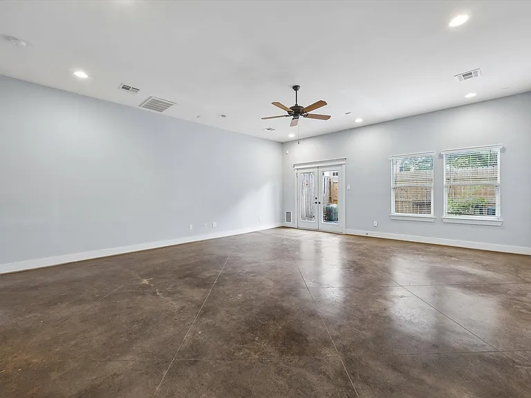 1418 Asbury St — Photo 6