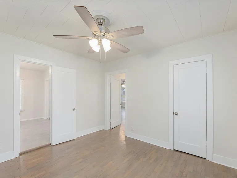 419 N Doak St — Photo 27