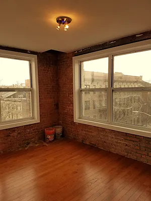 Rented by Space Link Realty | media 30