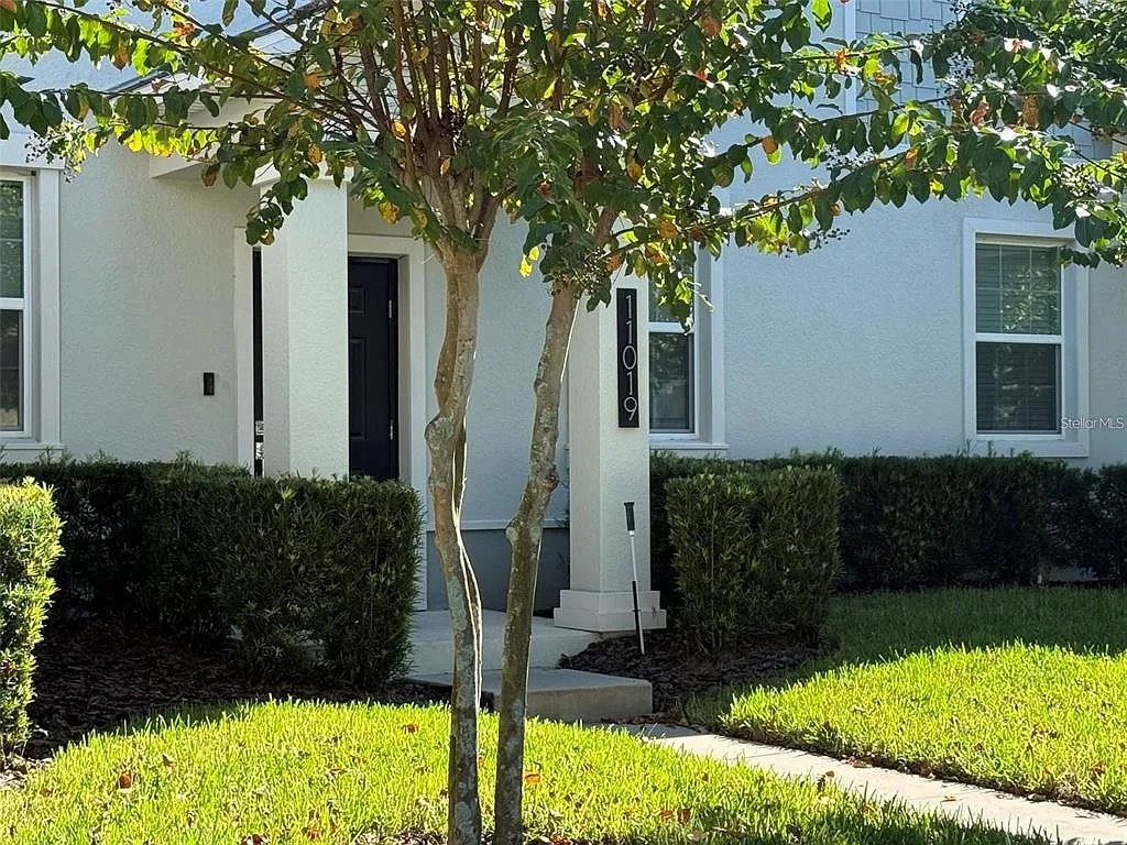 3 bed, 2.5 bath, 1518 sqft, $2,500 — Photo 3