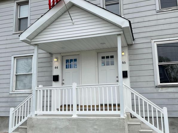 44 Capitol St, Paulsboro, NJ 08066
