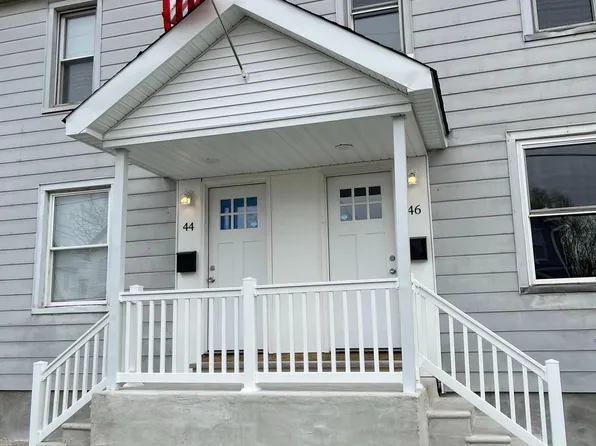 44 Capitol St, Paulsboro, NJ 08066