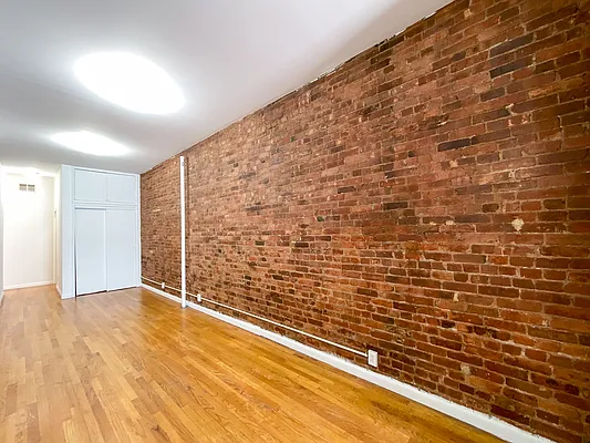 Rented by Compass | media 14