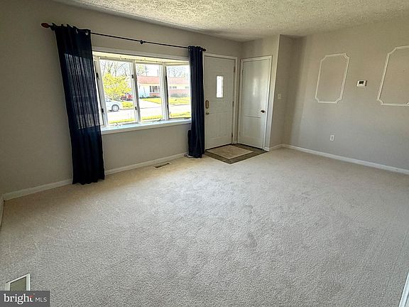 4th image of 8716 Stockwell Rd