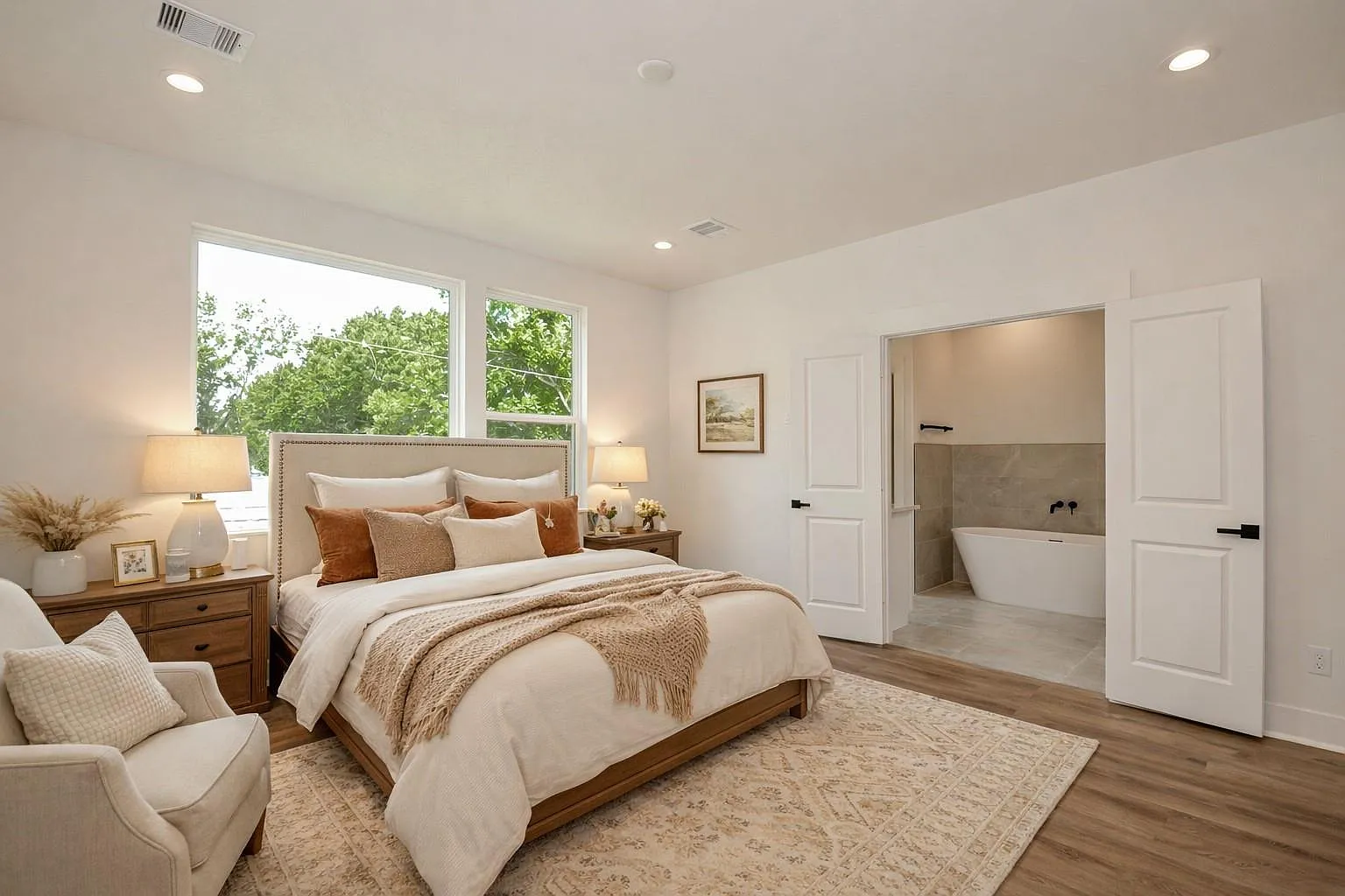 4 bed, 2.5 bath, 1901 sqft, $2,375 — Photo 3