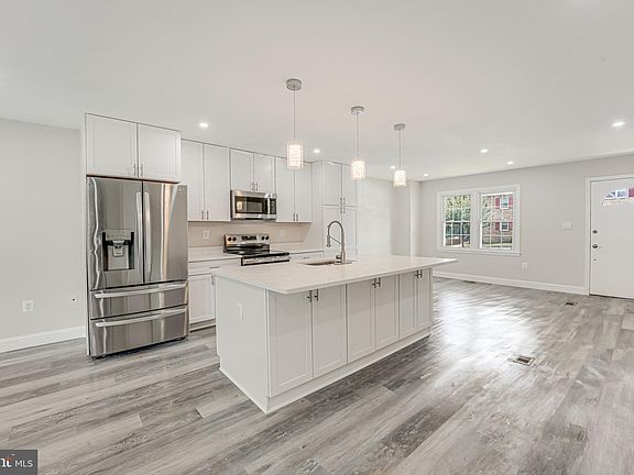 5th image of 4307 Greenberry Ln