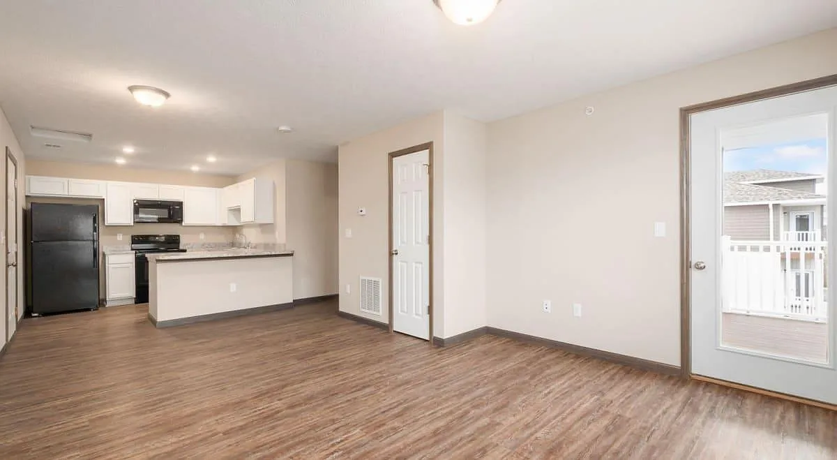 Hutchison Place Apartments — Photo 4