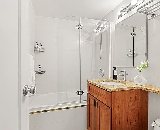 5th image of 315 E 65th St APT 9H