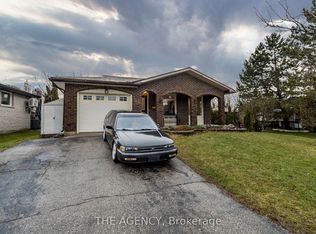 29 Culpepper Dr, Waterloo, ON N2L 5K8