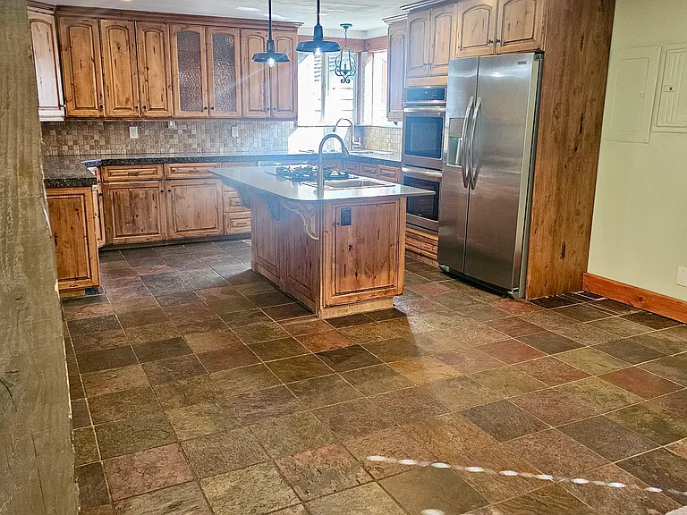 3866 Holiday Curve Dr — Photo 5