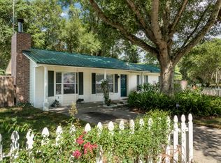 1411 SW 252nd Ter, Newberry, FL 32669