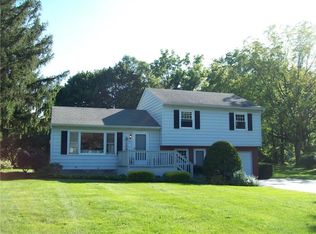 59 Robert Rd, Penfield, NY 14526